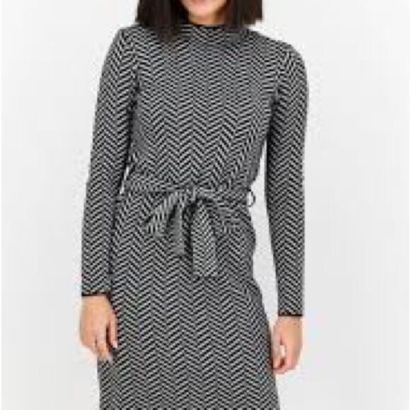 Ann Tylor Chevron Patterned Black and White Dress - Picture 11 of 11